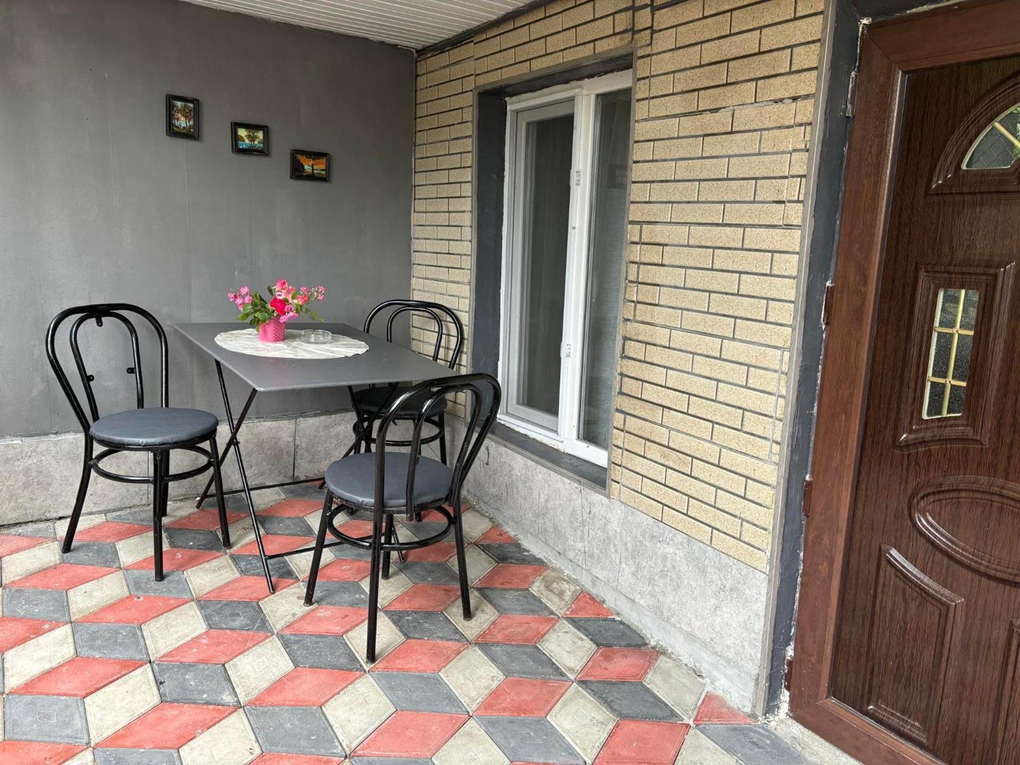Guest House Happy House 库塔伊西 外观 照片