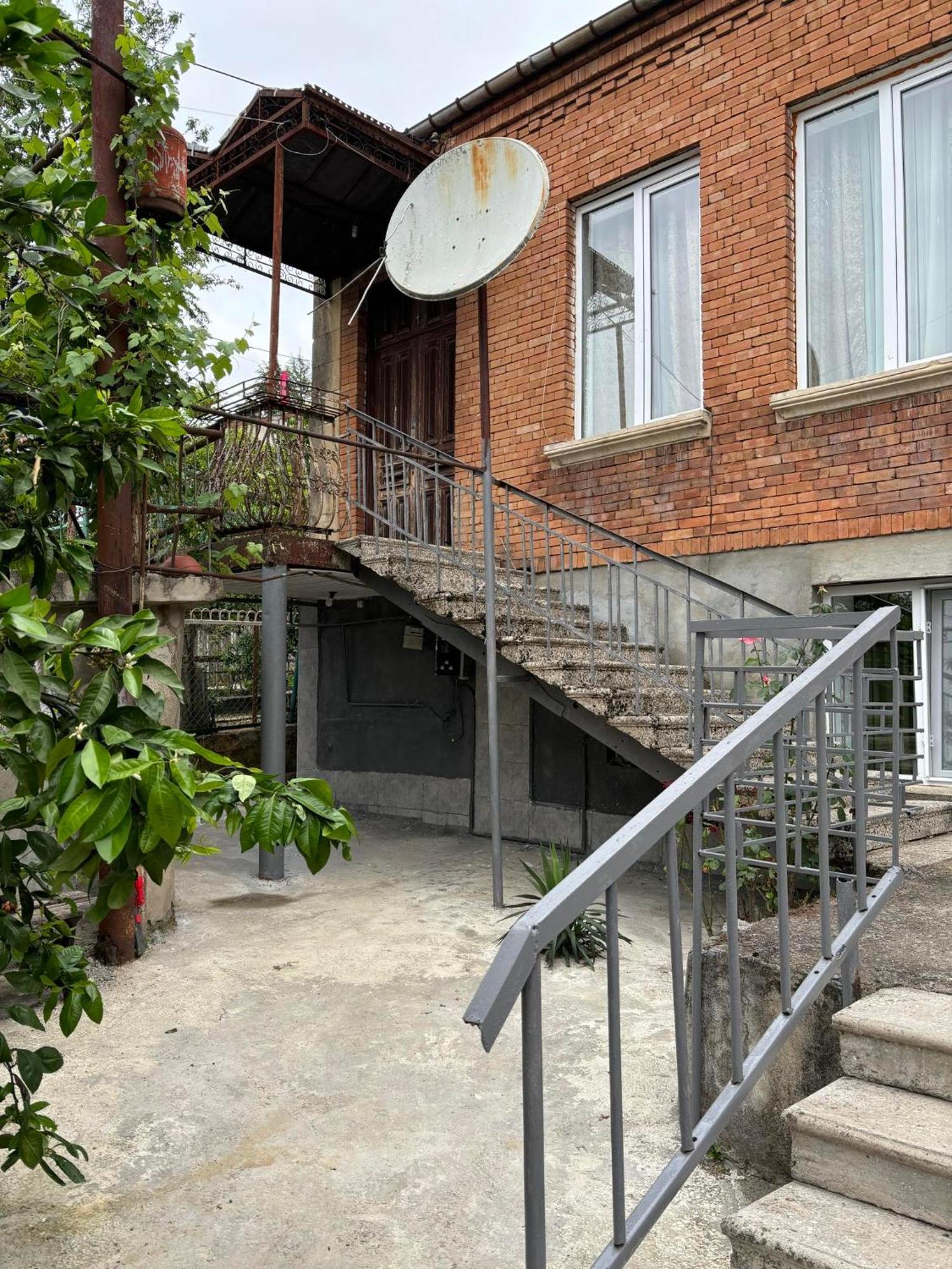 Guest House Happy House 库塔伊西 外观 照片