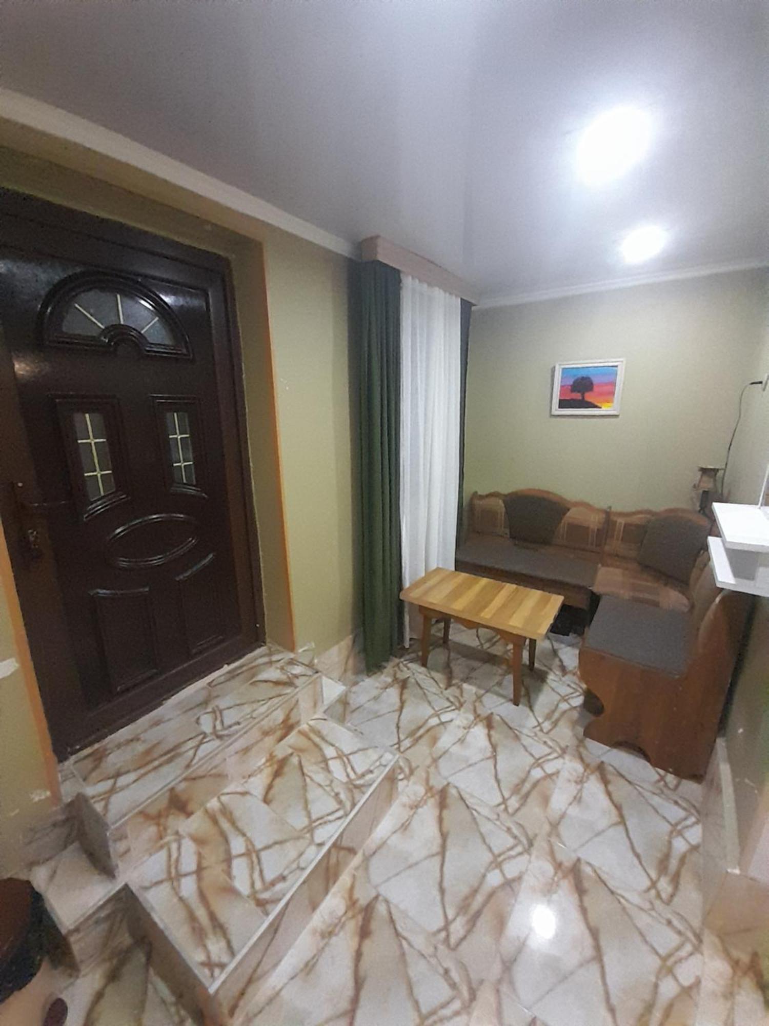 Guest House Happy House 库塔伊西 外观 照片