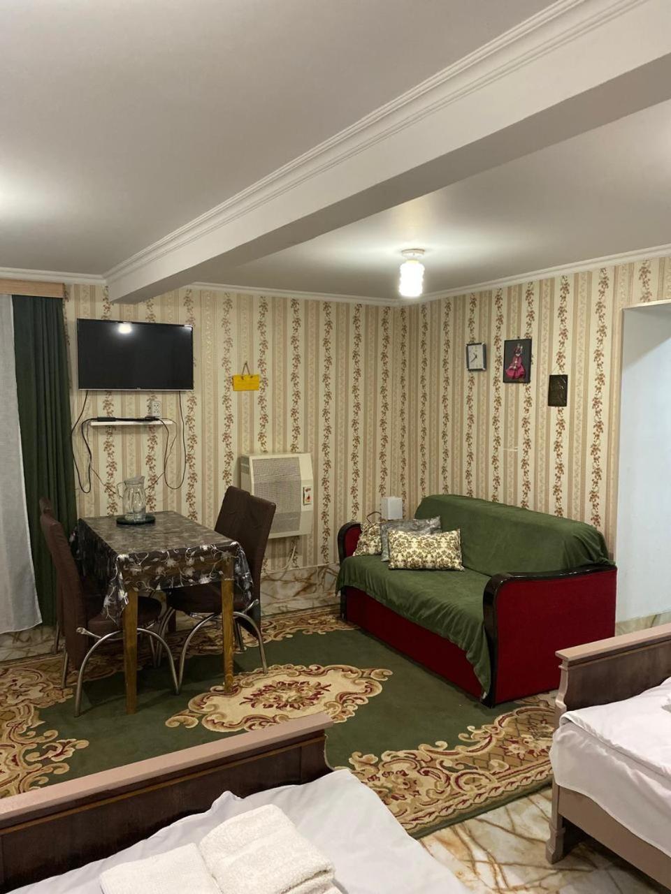 Guest House Happy House 库塔伊西 外观 照片