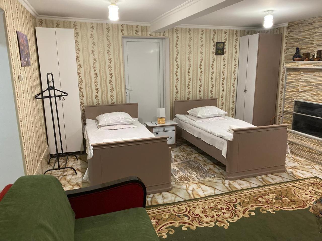 Guest House Happy House 库塔伊西 外观 照片